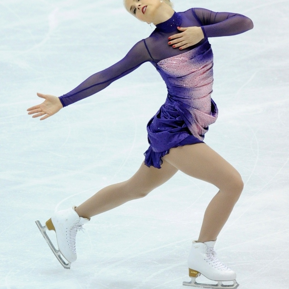 White and tan/Size US 4 Ice Skates Kids!